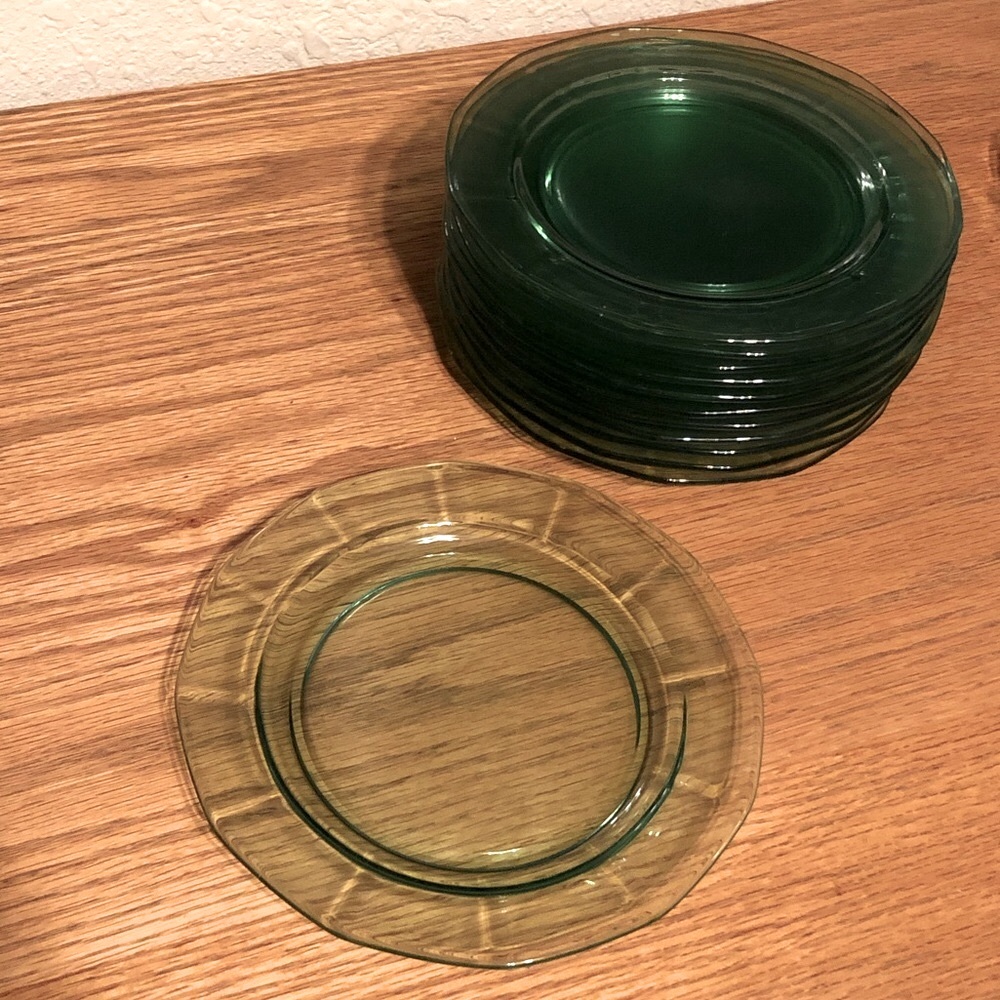 6 Green Retro Glass Dish Set, plates
